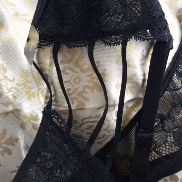 3/$30💥 NWT La Senza Sexy Lace Garter Belt (M/L) - Picture 4 of 7